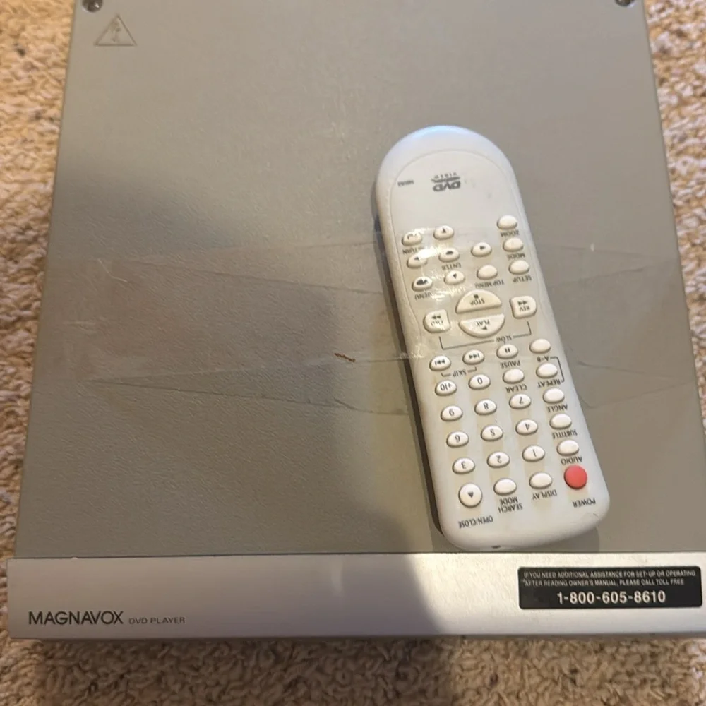Magnavox DVD Player With Remote & Video Cables - MSD124